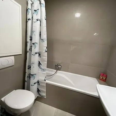 Apartment Oktogon With Balcony Budapest