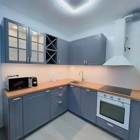 Oktogon With Balcony Apartment *