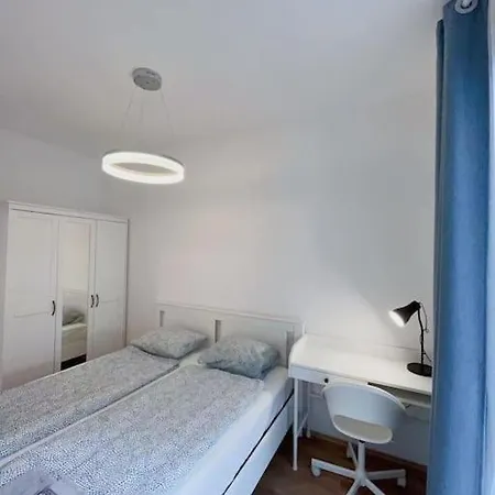 Oktogon With Balcony