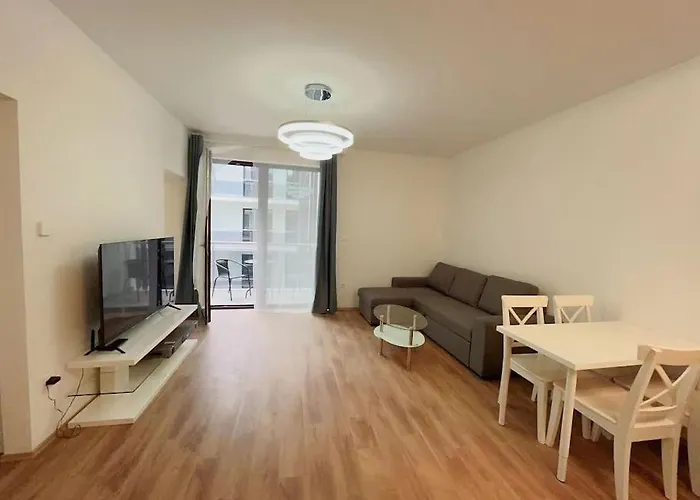 Apartament Oktogon With Balcony