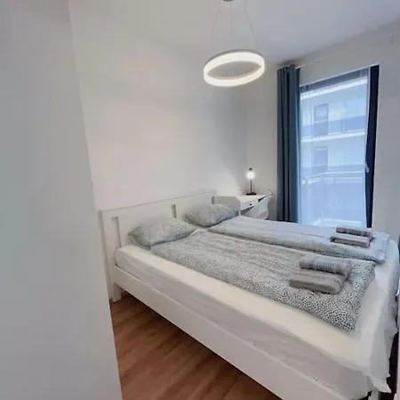 Oktogon With Balcony *